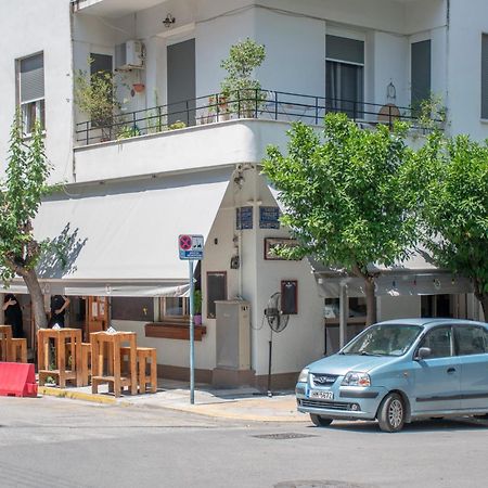 Central 2Br Apartment In The Heart Of Atena Exterior foto