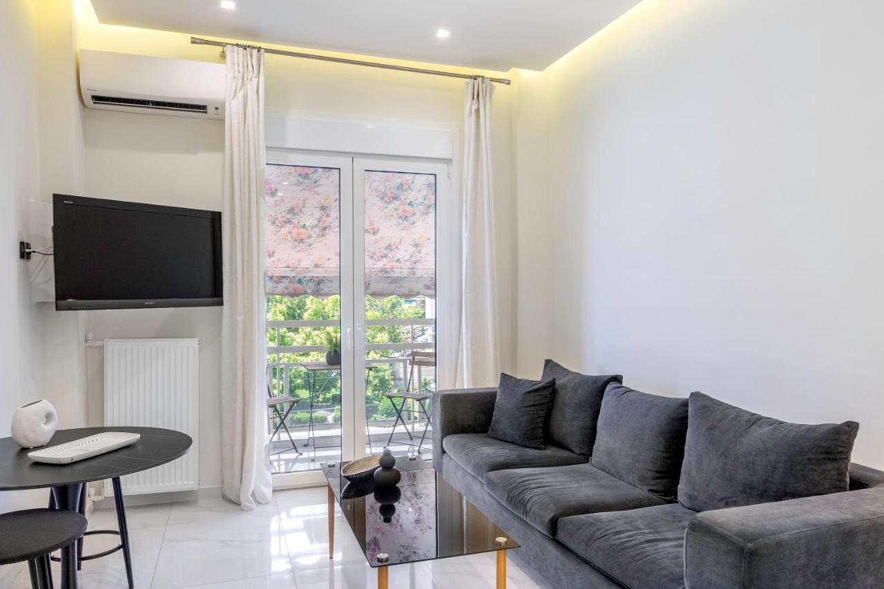 Central 2Br Apartment In The Heart Of Atena Exterior foto