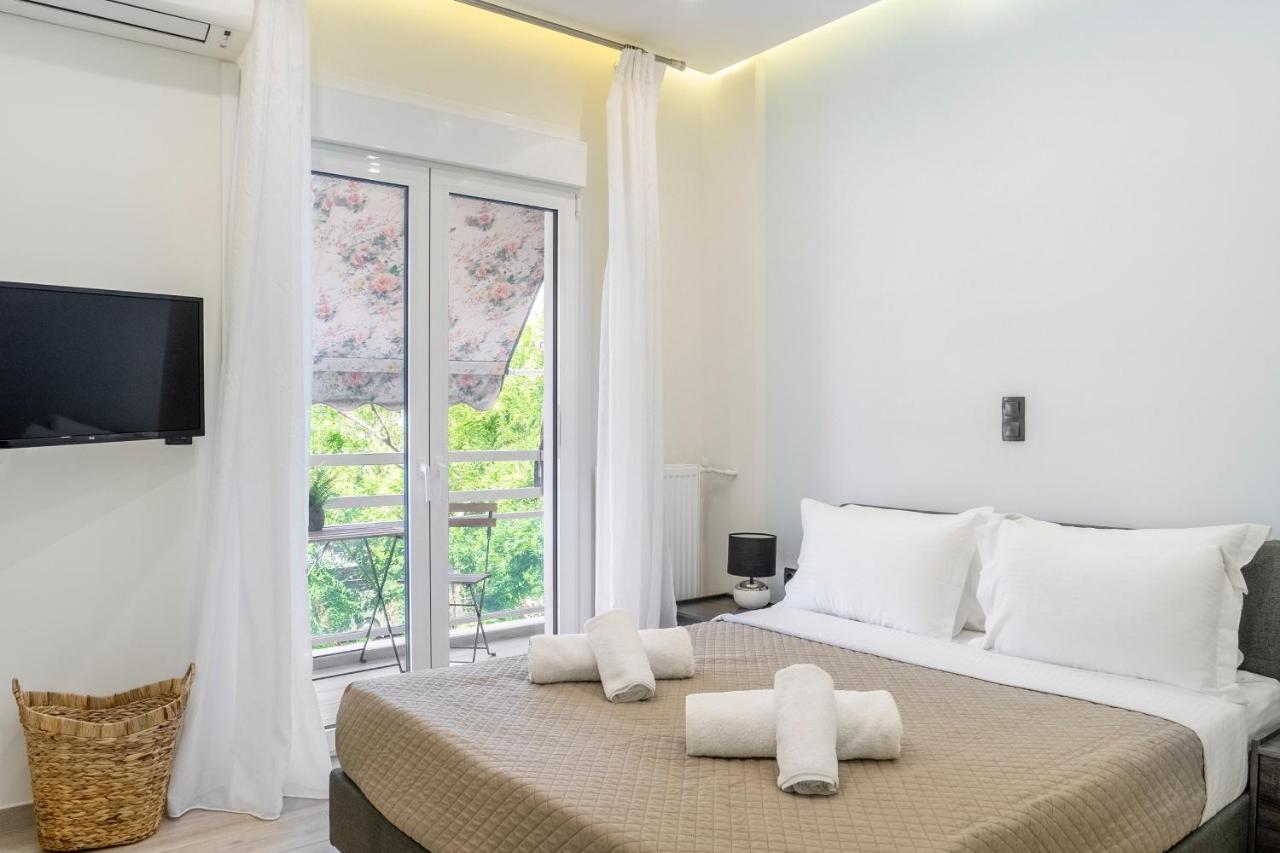 Central 2Br Apartment In The Heart Of Atena Exterior foto