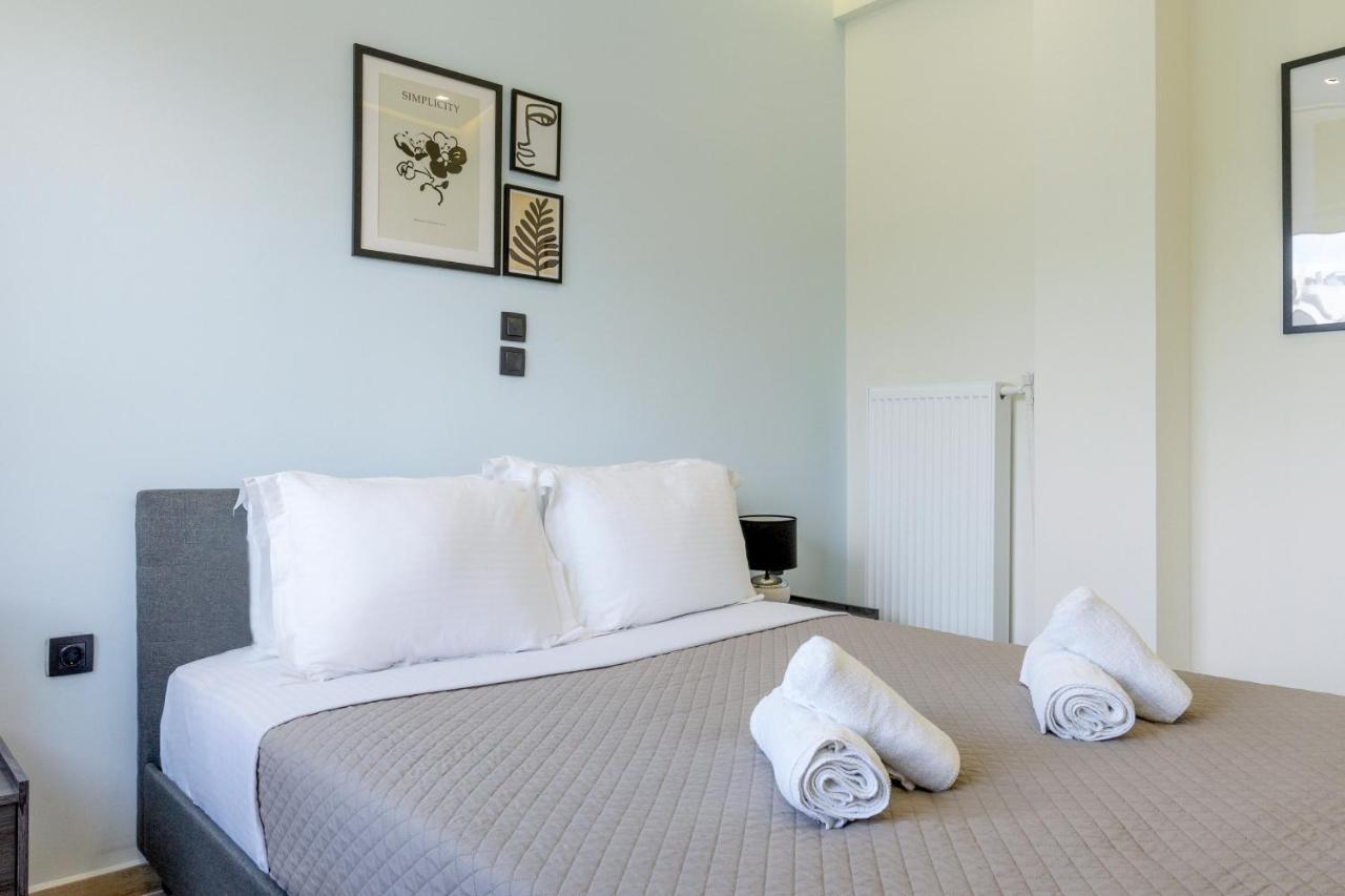 Central 2Br Apartment In The Heart Of Atena Exterior foto