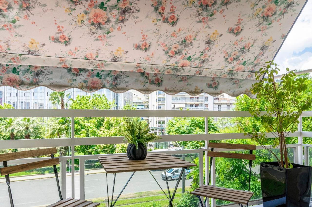 Central 2Br Apartment In The Heart Of Atena Exterior foto